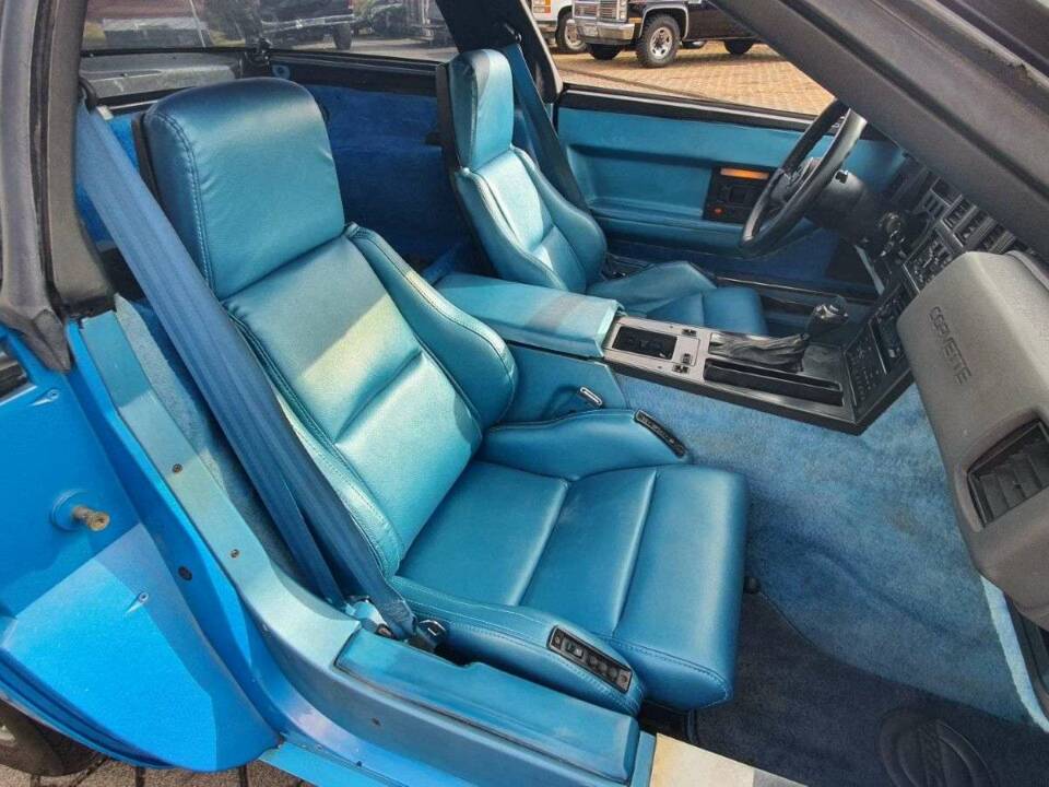Image 11/20 of Chevrolet Corvette (1987)