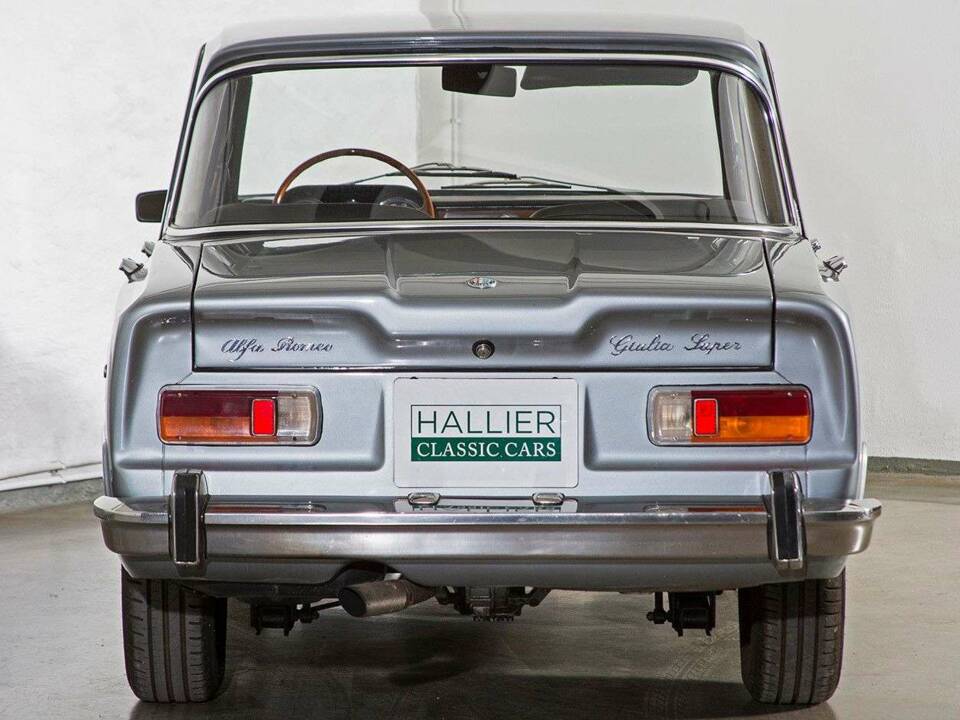 Image 13/23 of Alfa Romeo Giulia 1600 Super Biscione (1970)