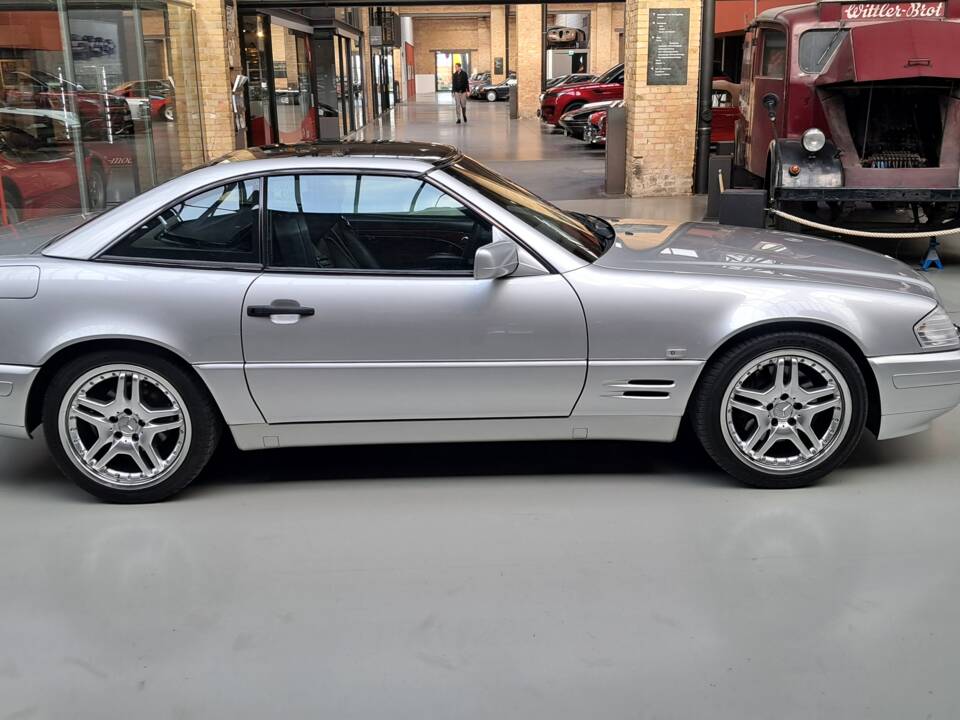 Bild 9/41 von Mercedes-Benz SL 320 (1998)