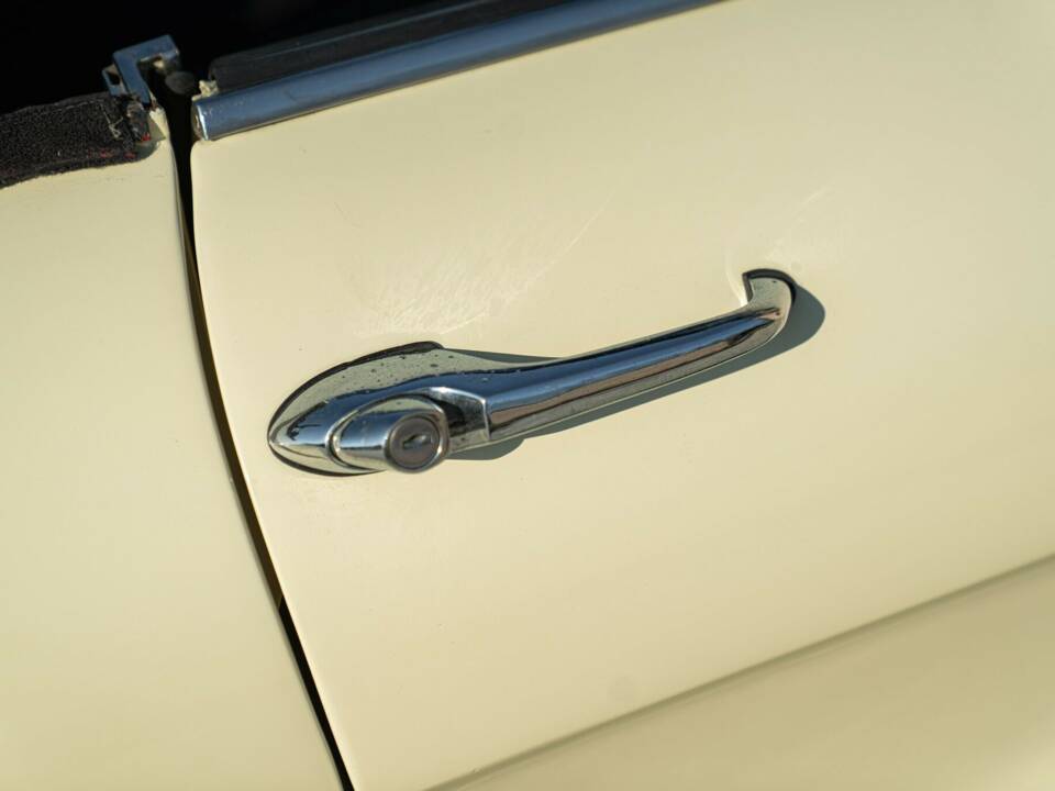 Image 33/50 of Alfa Romeo 1750 Spider Veloce (1969)