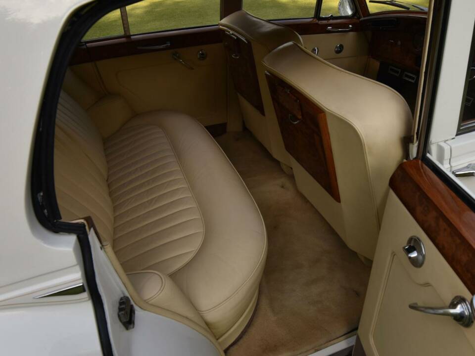 Bild 46/50 von Bentley S 2 (1961)