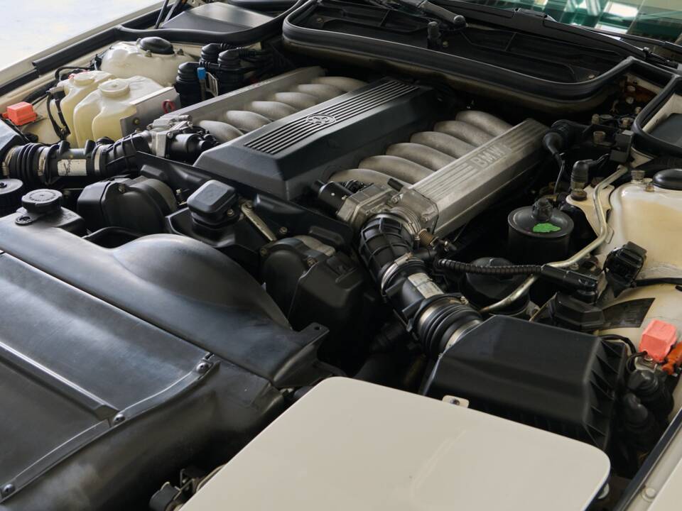 Immagine 49/50 di BMW 850i (1990)
