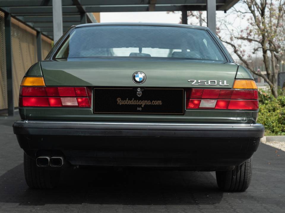 Immagine 3/34 di BMW 750iL (1989)