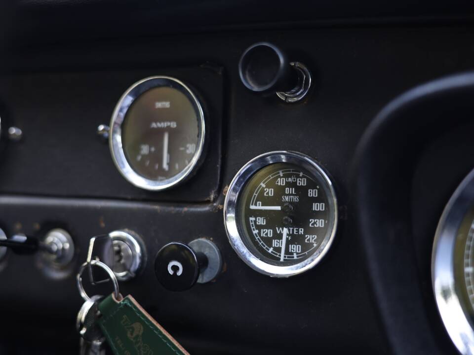 Bild 48/50 von MG MGB GT (1967)