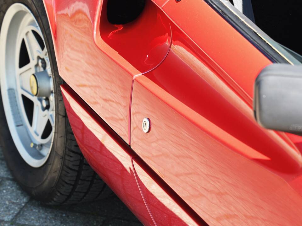 Image 27/61 of Ferrari 308 GTBi (1982)