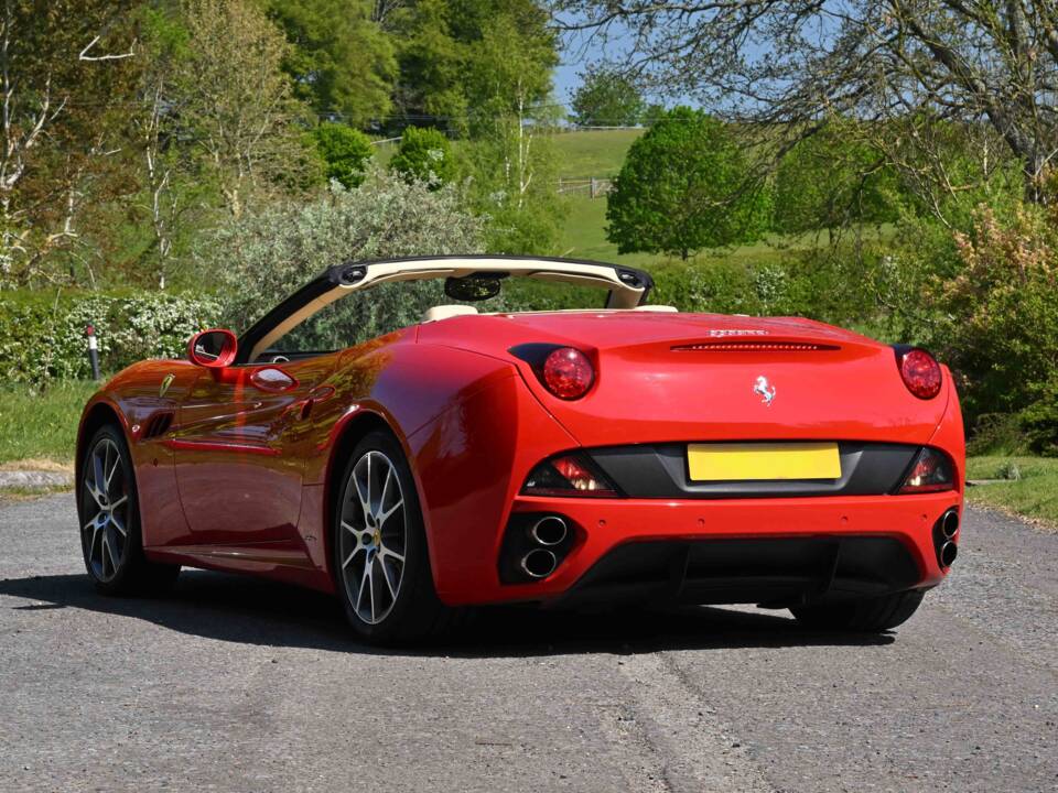Afbeelding 3/50 van Ferrari California (2011)