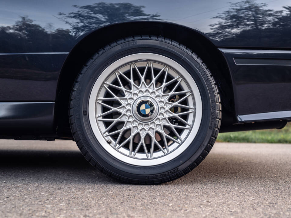 Image 36/50 de BMW M3 (1989)