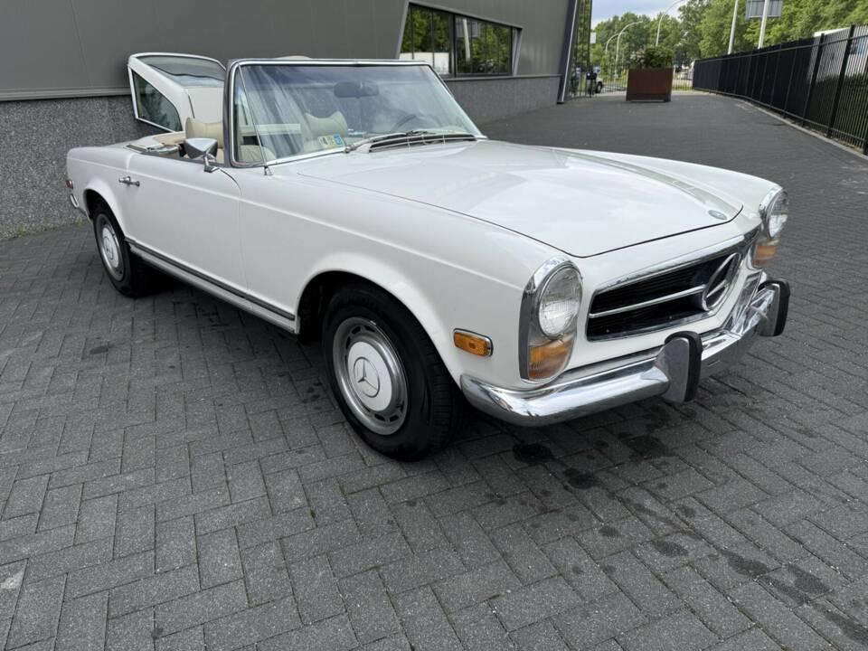 Image 9/50 of Mercedes-Benz 280 SL (1969)