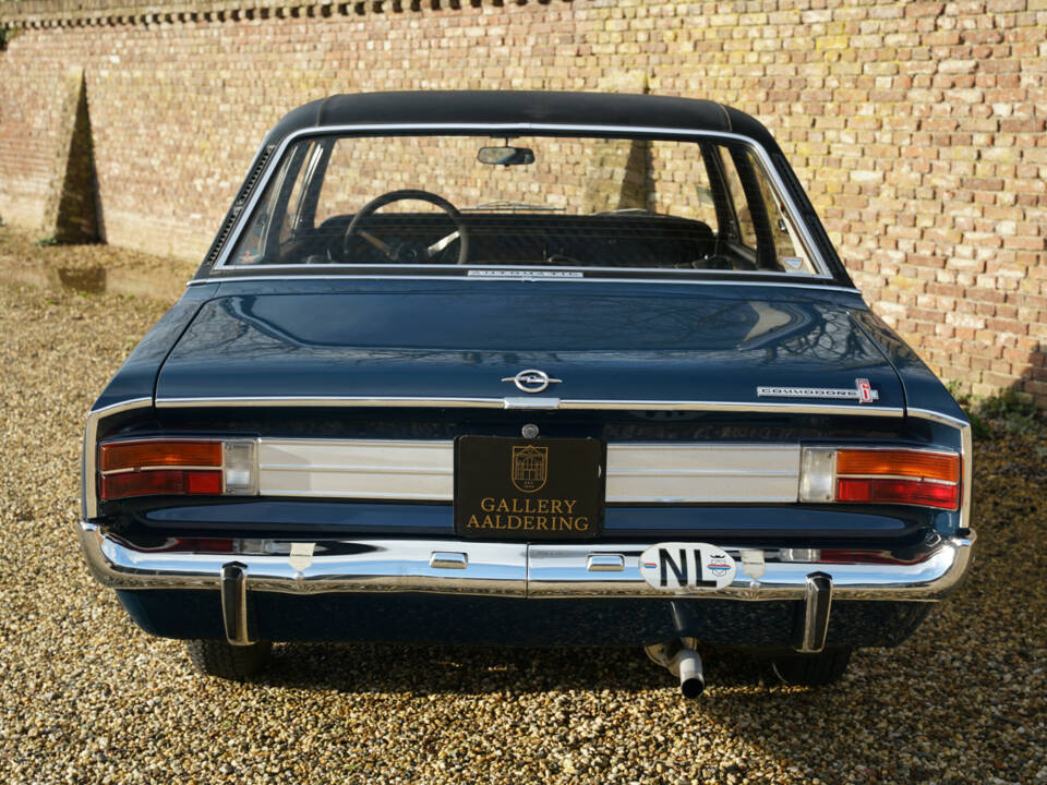 Bild 6/50 von Opel Commodore 2,5 S (1970)