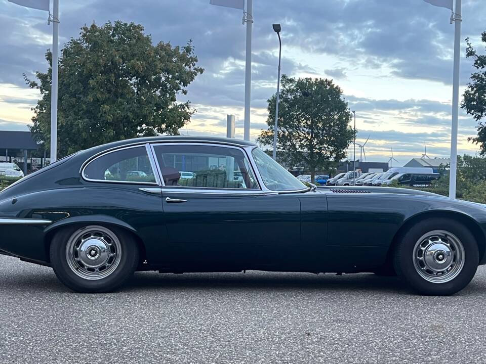 Image 12/46 de Jaguar Type E V12 (2+2) (1972)