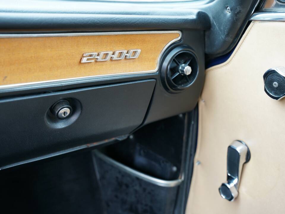 Bild 34/50 von Alfa Romeo 2000 GTV (1974)