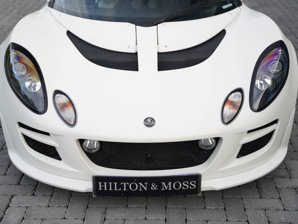 Image 42/50 of Lotus Exige S 240 (2010)