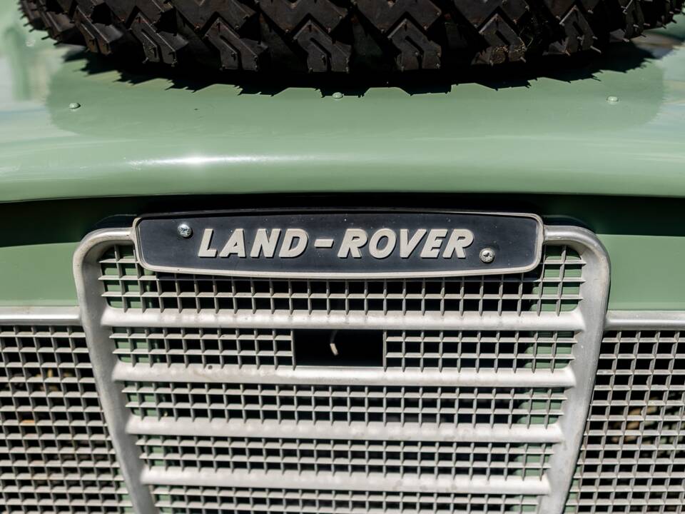 Image 36/50 of Land Rover 88 (1978)