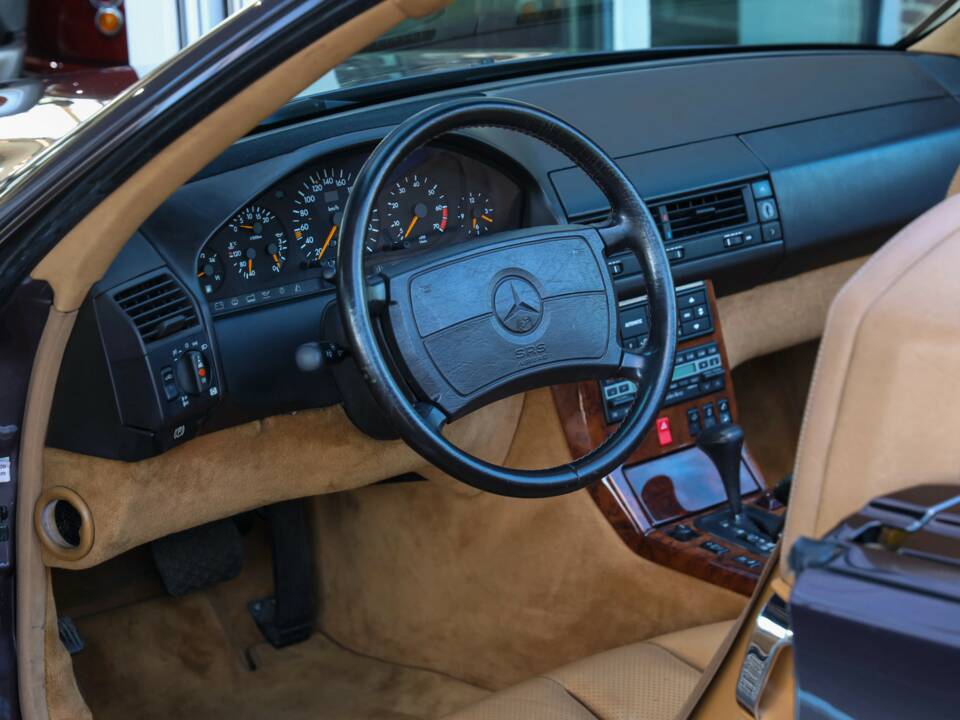Image 3/50 of Mercedes-Benz 500 SL (1990)