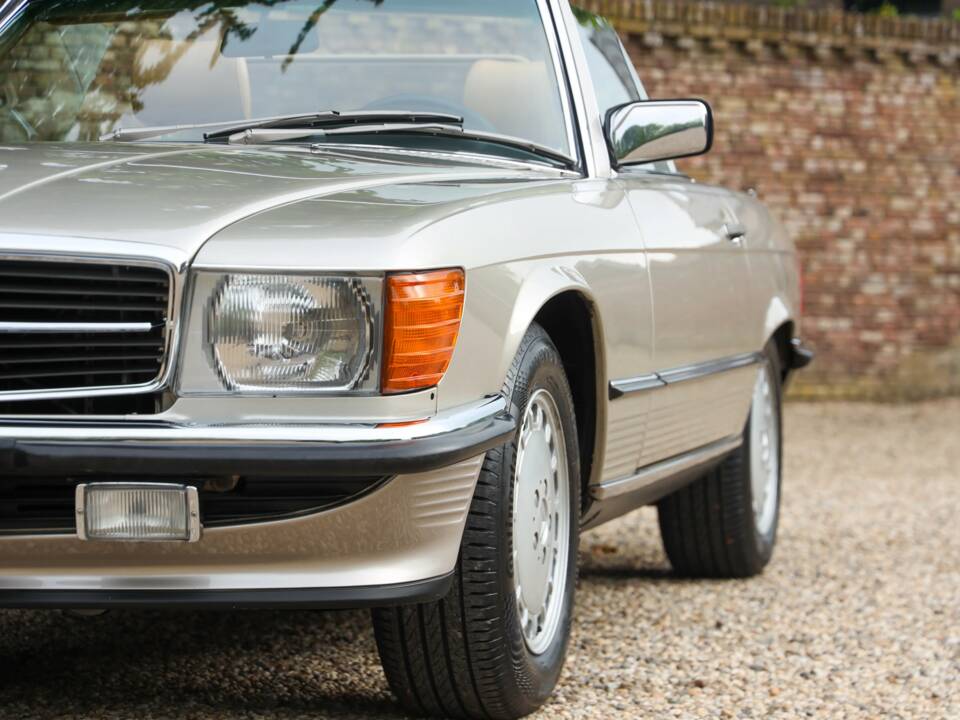 Image 12/50 de Mercedes-Benz 560 SL (1988)