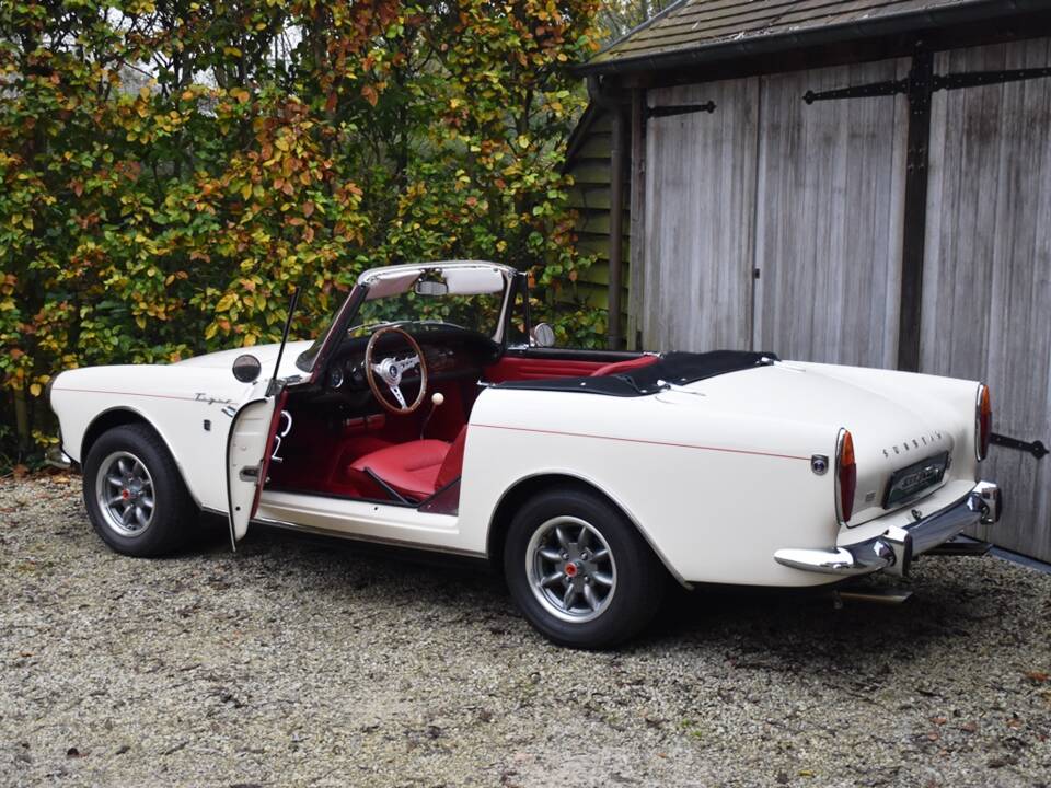 Image 20/42 de Sunbeam Tiger Mk I (1966)