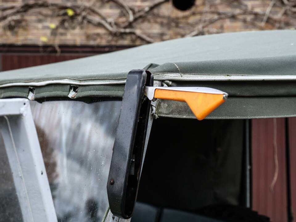 Image 11/34 of Land Rover 86 (1953)