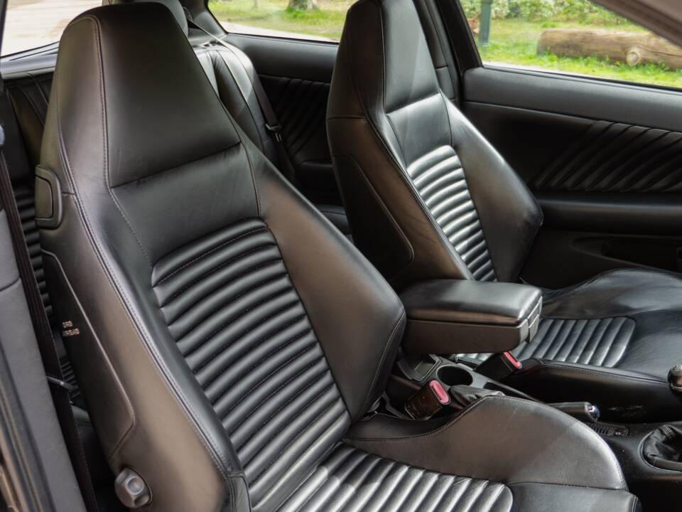 Image 33/60 of Alfa Romeo 147 3.2 GTA (2003)