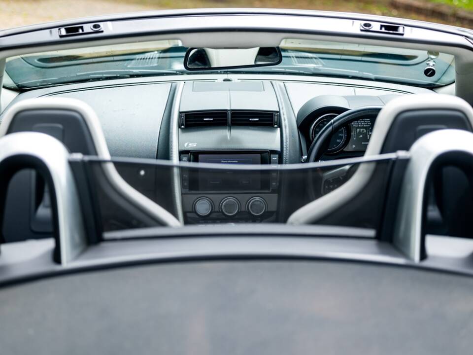 Immagine 9/17 di Jaguar F-Type S (2013)
