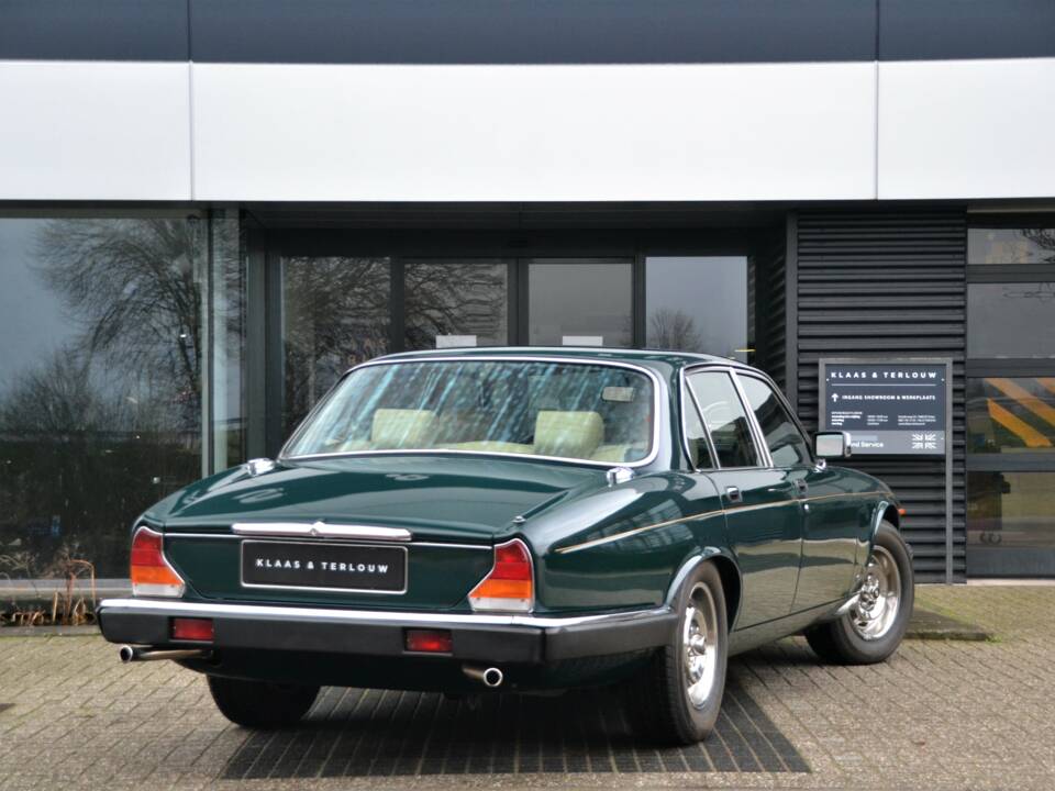 Image 5/29 de Jaguar XJ 12 (1992)