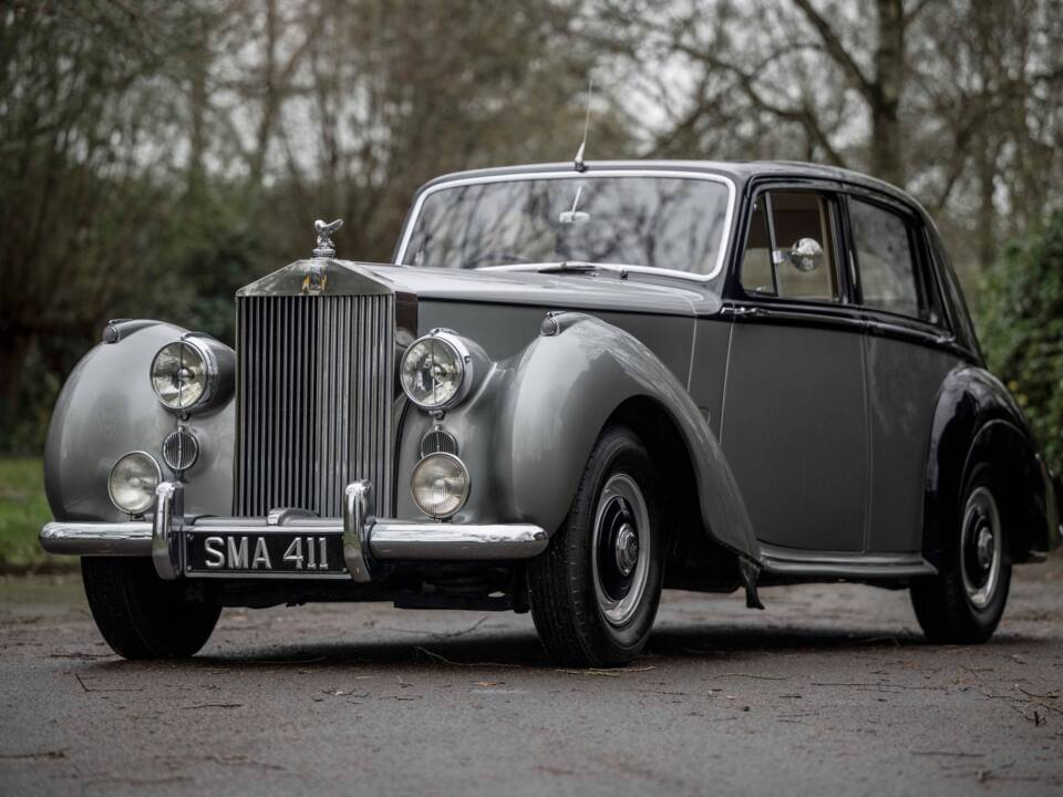 Image 1/9 of Rolls-Royce Silver Dawn (1954)