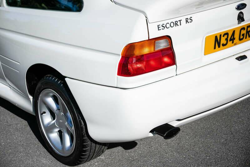 Image 26/41 of Ford Escort RS Cosworth (1995)
