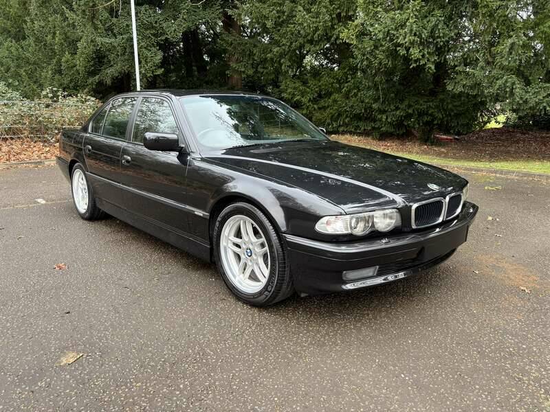 Image 1/50 de BMW 735i (2001)