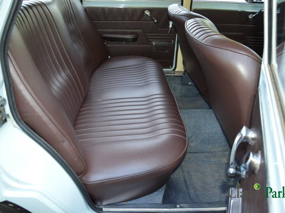 Image 28/50 de Alfa Romeo Giulia 1300 (1967)