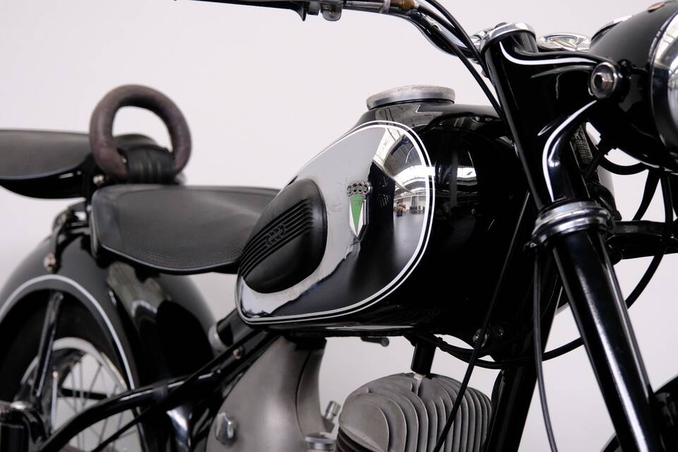 Image 19/86 de DKW RT 175 (1954)