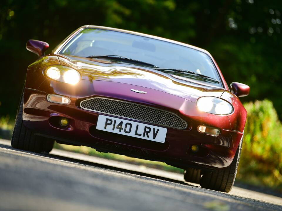 Obraz 10/50 pojazdu Aston Martin DB 7 (1997)