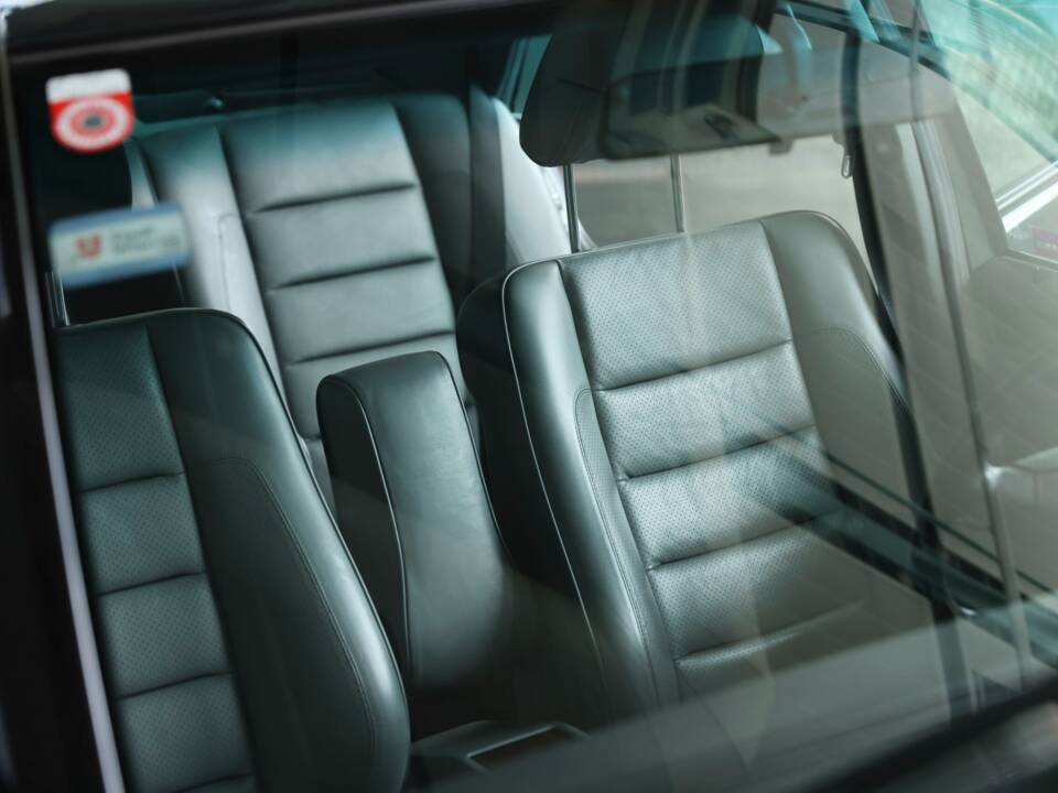 Bild 35/50 von Mercedes-Benz 500 E (1993)