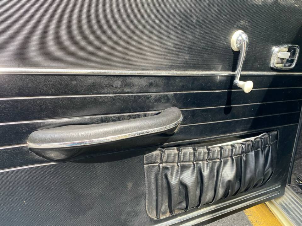 Image 25/26 of Volkswagen Karmann Ghia 1200 (1963)