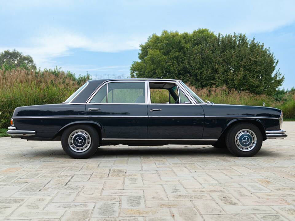 Image 4/50 of Mercedes-Benz 300 SEL 3.5 (1973)