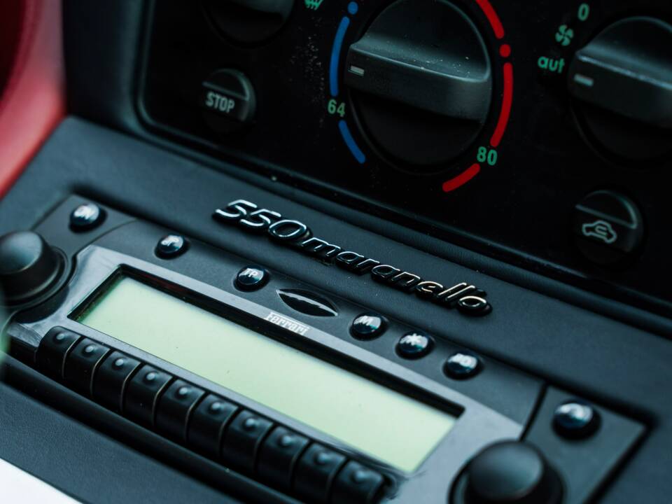 Bild 32/66 von Ferrari 550 Maranello (2000)
