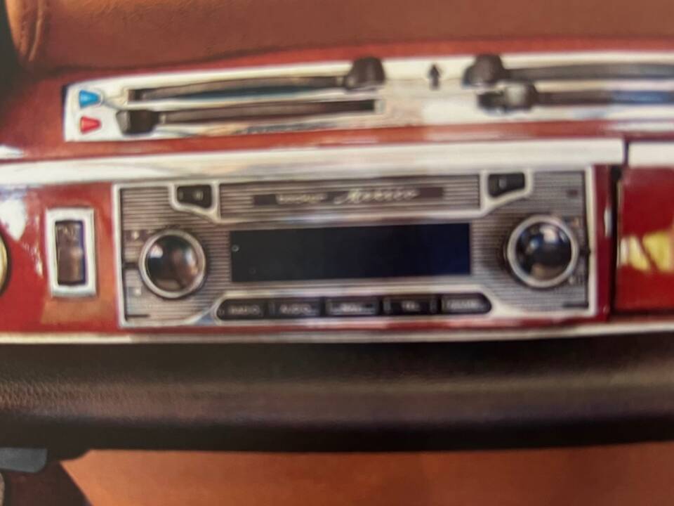 Image 5/6 of Mercedes-Benz 250 SE (1967)