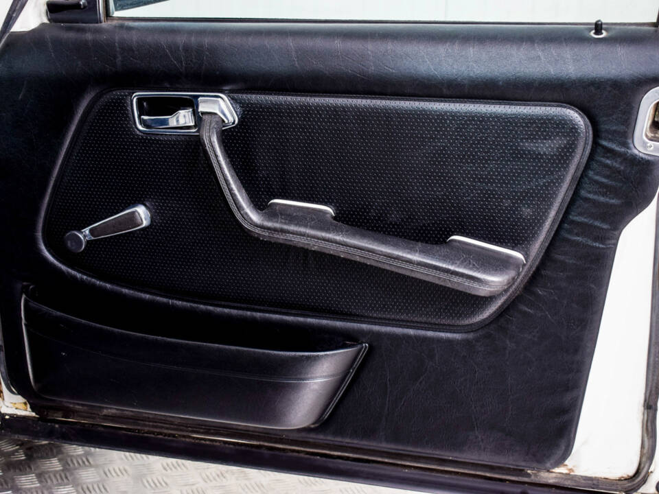 Immagine 26/46 di Mercedes-Benz 240 D (1982)
