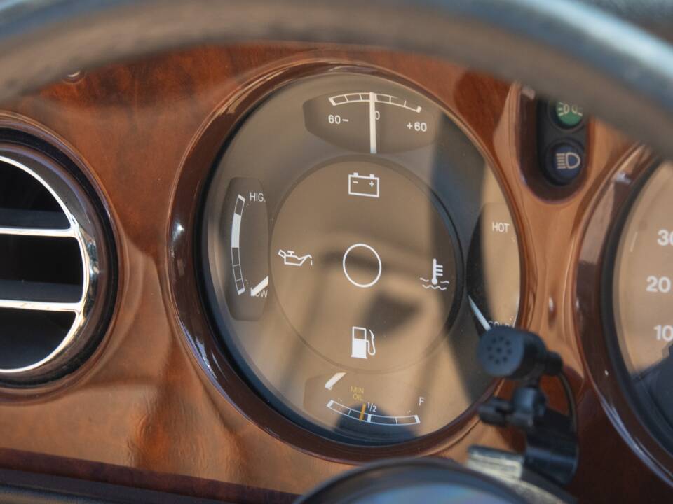 Immagine 11/46 di Rolls-Royce Corniche I (1981)