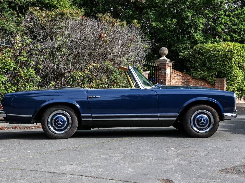 Bild 2/46 von Mercedes-Benz 230 SL (1966)
