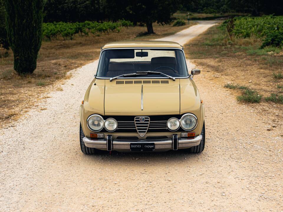 Image 4/18 of Alfa Romeo Giulia 1300 Super (1971)
