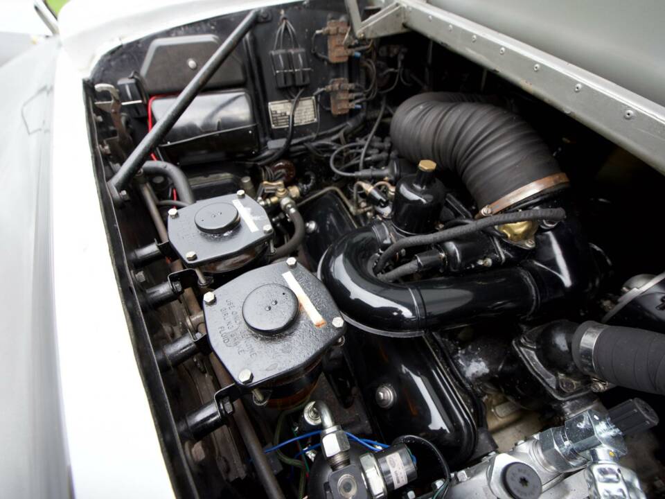 Image 38/50 of Bentley S 2 (1960)