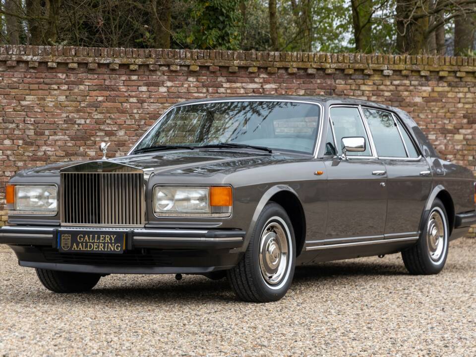 Image 18/50 of Rolls-Royce Silver Spirit (1987)