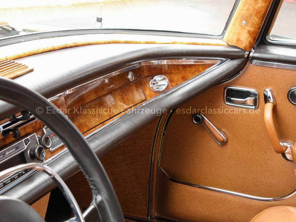 Image 4/35 of Mercedes-Benz 280 SE 3,5 (1970)