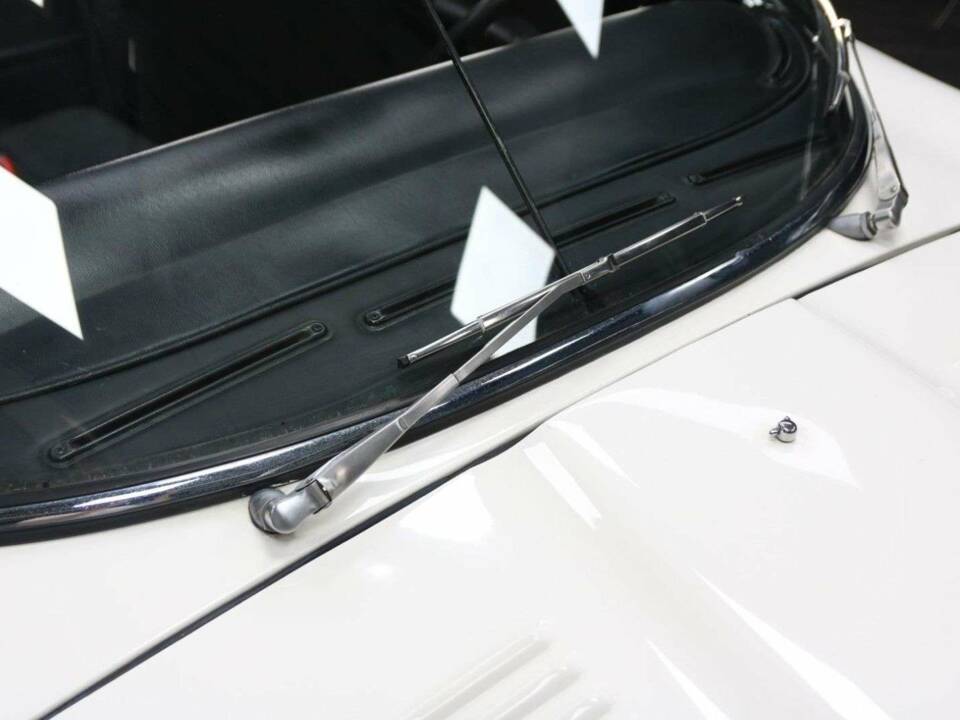 Image 44/49 de Jaguar Type E V12 (1974)