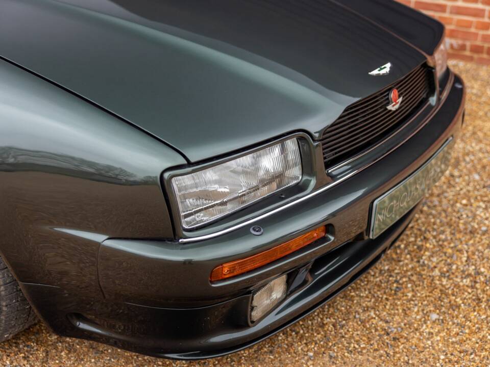 Image 30/50 of Aston Martin Virage Volante (1992)