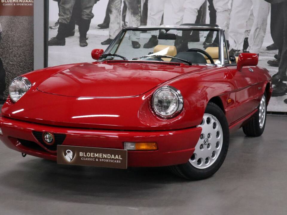 Image 3/48 de Alfa Romeo 2.0 Spider (1991)