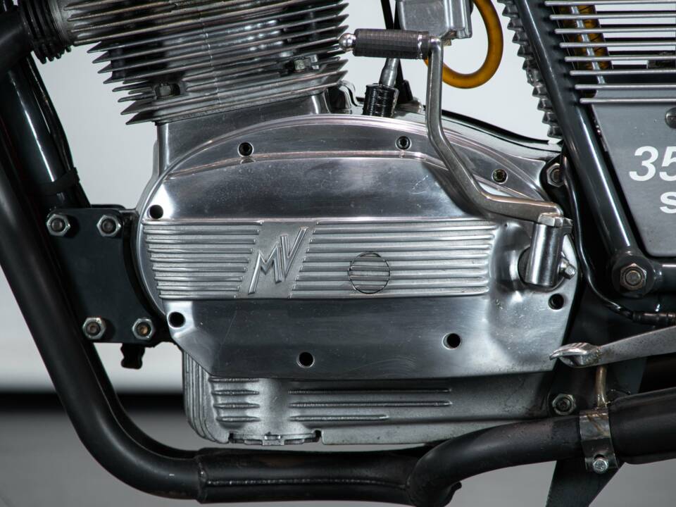 Image 19/50 of MV Agusta DUMMY (1975)