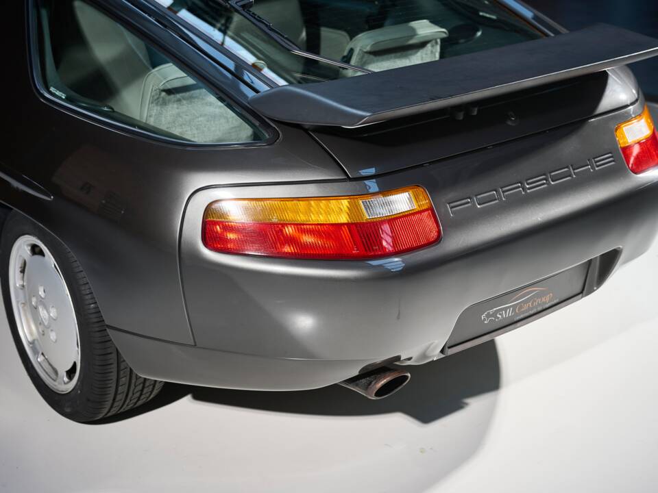 Afbeelding 29/42 van Porsche 928 S4 (1989)