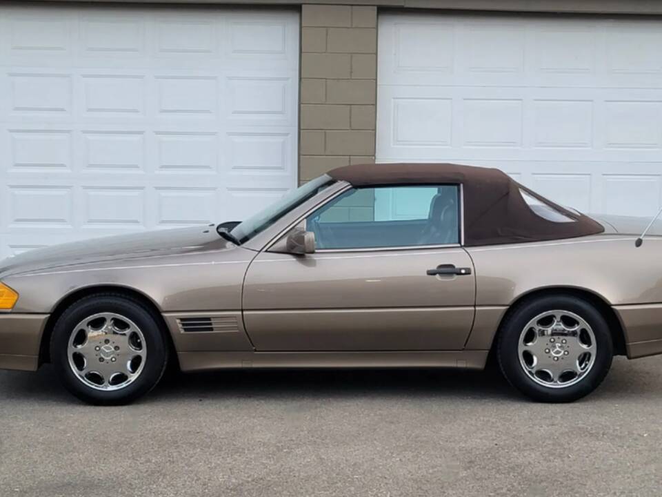 Image 3/17 of Mercedes-Benz 500 SL (1991)