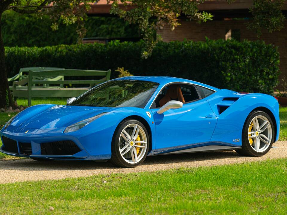 Imagen 8/50 de Ferrari 488 GTB (2017)