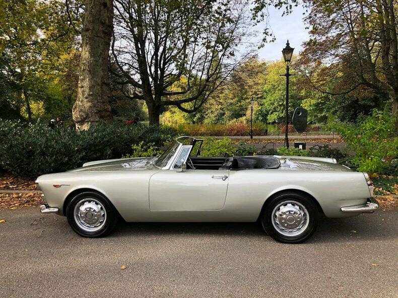 Imagen 45/50 de Alfa Romeo 2600 Spider (1964)